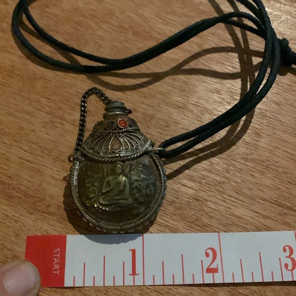 Vintage Snuff Perfume Pendant Necklace from Eastern Coins with Buddha & Gemstone - Picture 4 of 4
